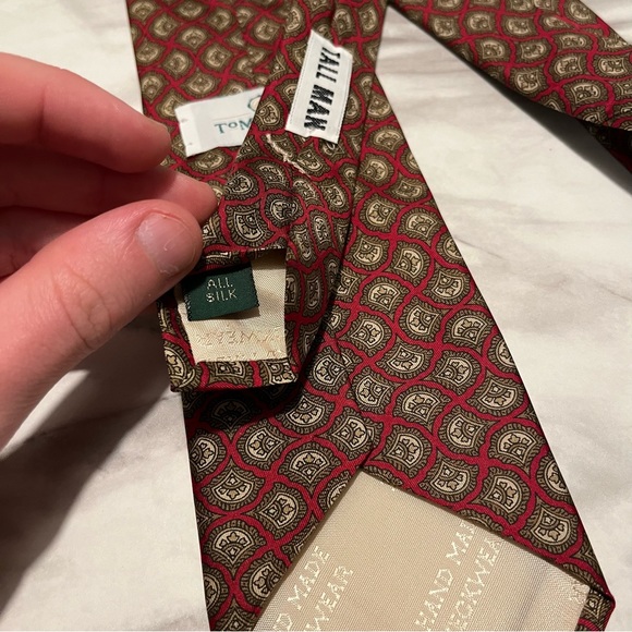 Tom James 100% Silk Geometric Tie - Picture 3 of 6